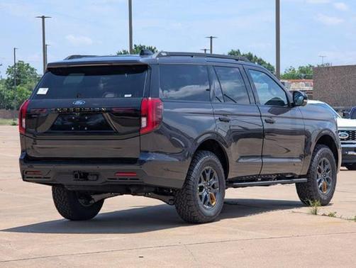 Dark Matter Gray Metallic 2026 Ford Expedition Tremor