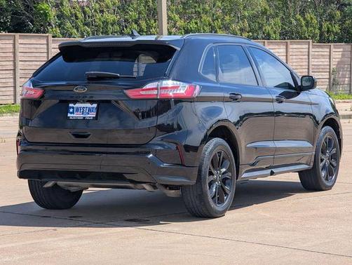 Agate Black Metallic 2022 Ford Edge SE