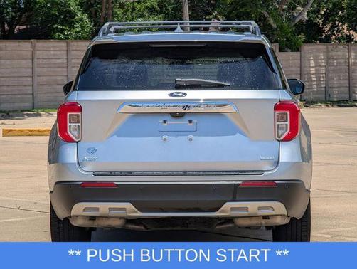Iconic Silver Metallic 2020 Ford Explorer XLT