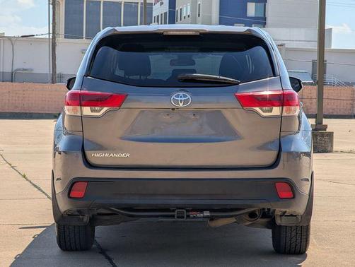 Predawn Gray Mica 2019 Toyota Highlander LE I4