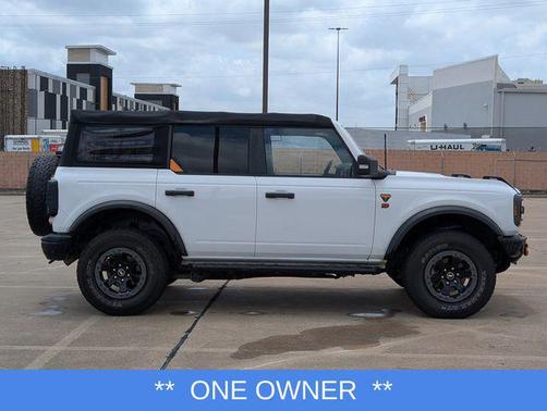 Oxford White 2022 Ford Bronco Badlands
