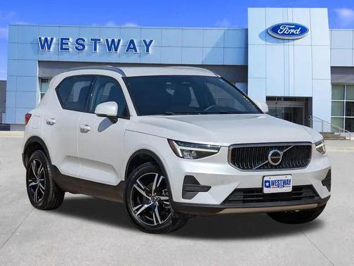 2023 Volvo XC40 B5 Core