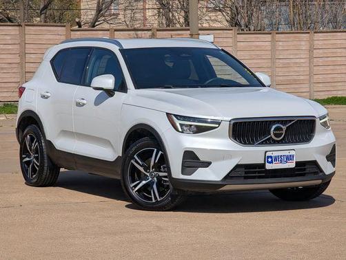 2023 Volvo XC40 B5 Core