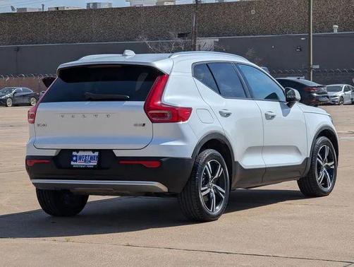 2023 Volvo XC40 B5 Core