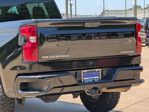 2022 Chevrolet Silverado 1500 Custom