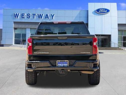 2022 Chevrolet Silverado 1500 Custom