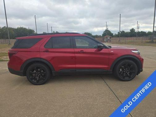 2024 Ford Explorer ST-Line
