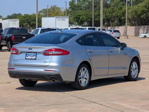 2020 Ford Fusion SE