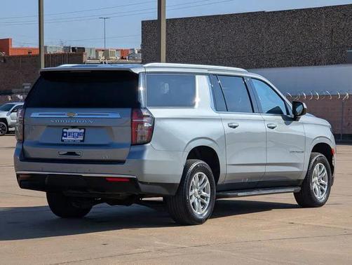 2024 Chevrolet Suburban LT