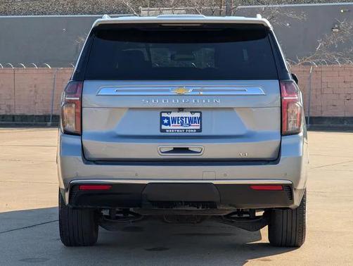 2024 Chevrolet Suburban LT