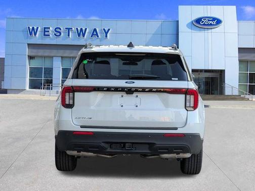 Star White Metallic Tri-Coat 2026 Ford Explorer Active