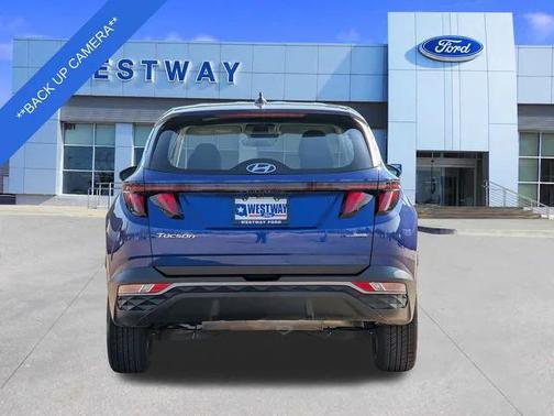 2023 Hyundai TUCSON SE