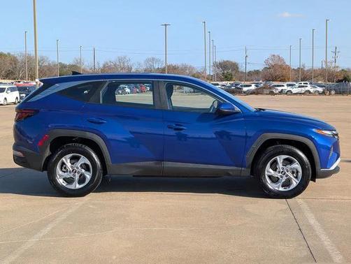 2023 Hyundai TUCSON SE