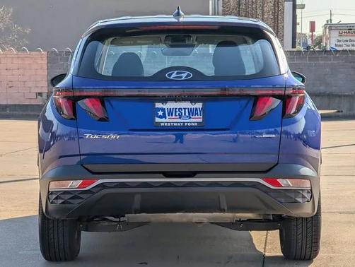 2023 Hyundai TUCSON SE