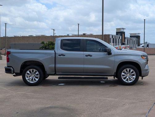 Sterling Gray Metallic 2025 Chevrolet Silverado 1500 Custom