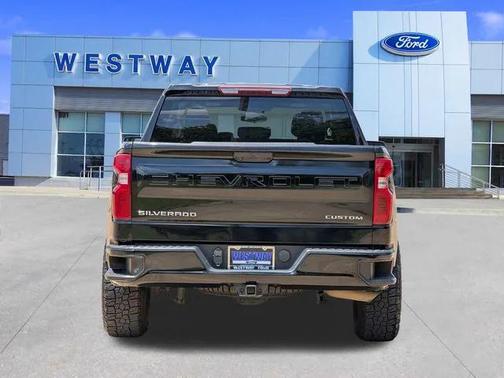 2022 Chevrolet Silverado 1500 Custom