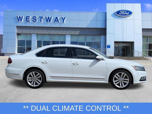 Pure White 2017 Volkswagen Passat 1.8T SE w/Technology