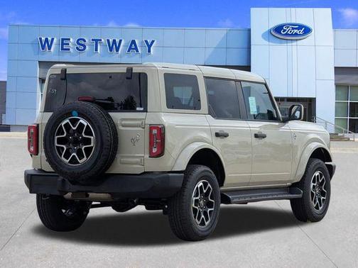 Desert Sand 2026 Ford Bronco Outer Banks