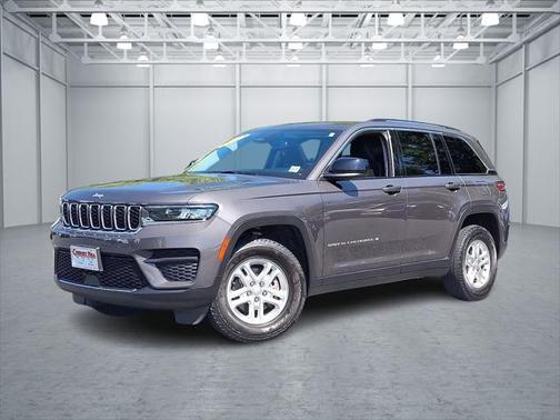 2023 Jeep Grand Cherokee Laredo 4x4