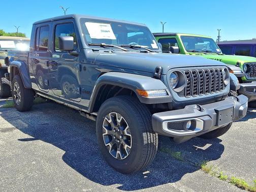 Anvil Clearcoat 2026 Jeep Gladiator Sahara 4x4