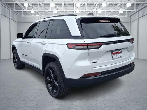 2023 Jeep Grand Cherokee Altitude 4x4