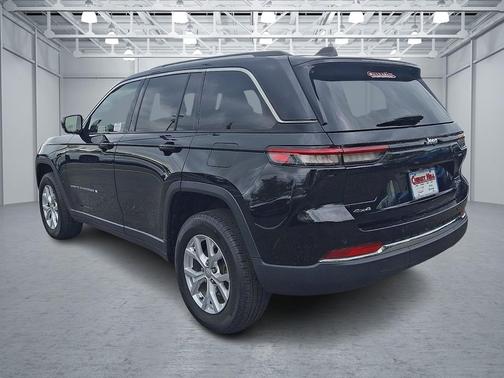 Diamond Black Crystal Pearlcoat 2023 Jeep Grand Cherokee Limited