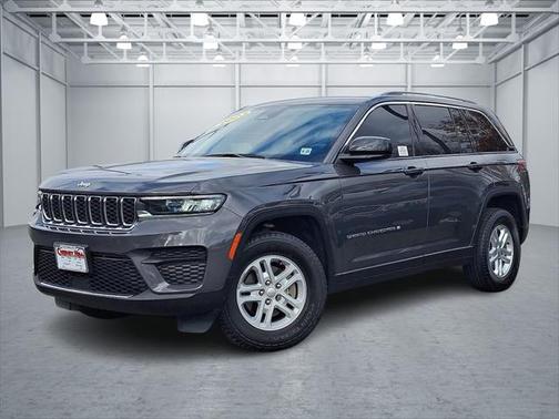 2023 Jeep Grand Cherokee Laredo 4x4