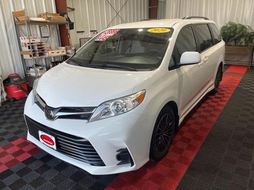 2020 Toyota Sienna LE
