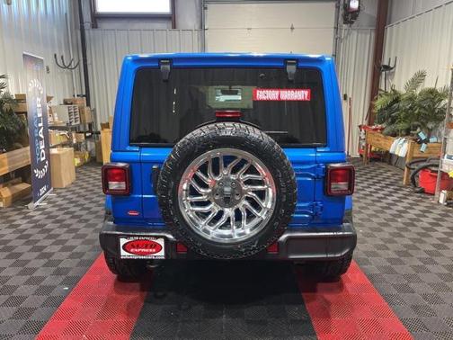 2023 Jeep Wrangler 4-Door Sahara