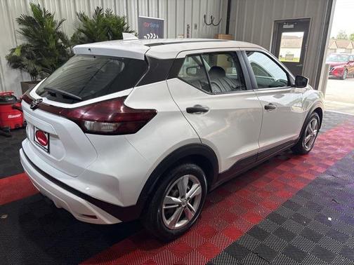 2021 Nissan Kicks S