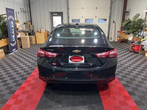 2022 Chevrolet Malibu FWD LT