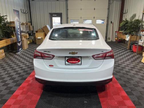 2022 Chevrolet Malibu FWD LT
