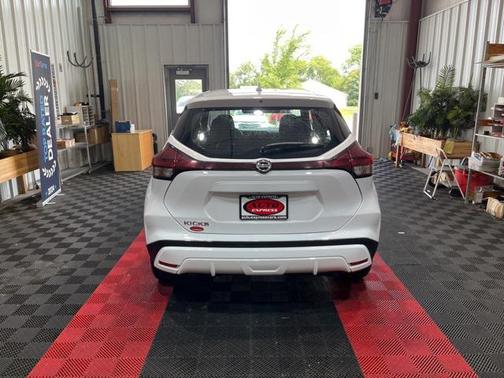 2021 Nissan Kicks S