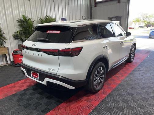 2023 INFINITI QX60 Pure