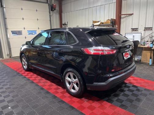 2021 Ford Edge SE