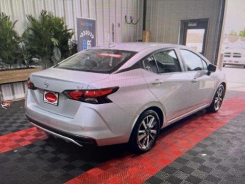 2023 Nissan Versa 1.6 SV
