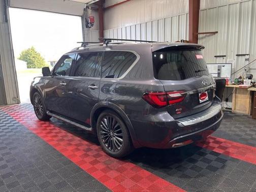 2022 INFINITI QX80 Luxe