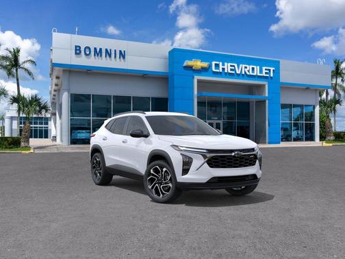 Summit White 2026 Chevrolet Trax FWD 2RS