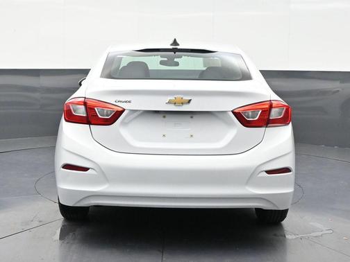 Summit White 2017 Chevrolet Cruze LS