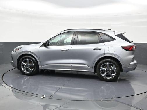 Iconic Silver Metallic 2024 Ford Escape ST-Line