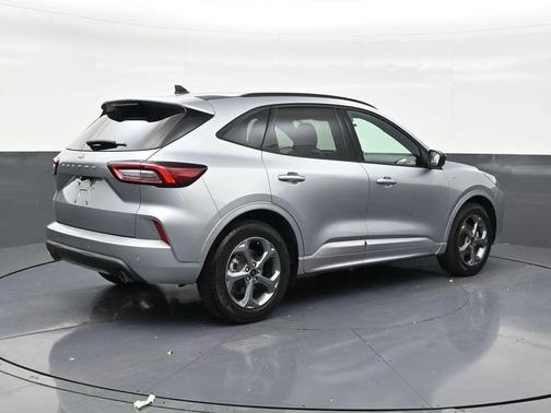 Iconic Silver Metallic 2024 Ford Escape ST-Line