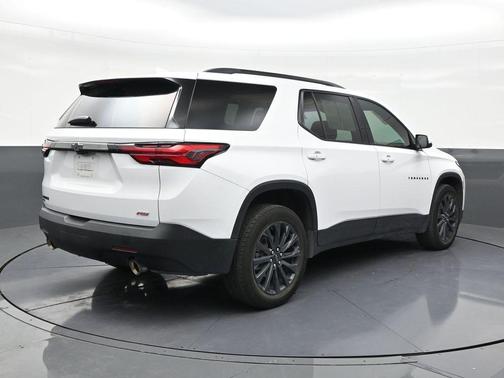 Summit White 2024 Chevrolet Traverse RS