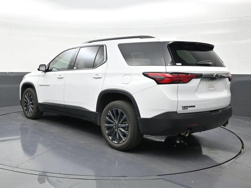 Summit White 2024 Chevrolet Traverse RS