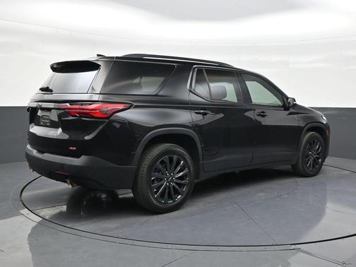 Mosaic Black Metallic 2023 Chevrolet Traverse RS