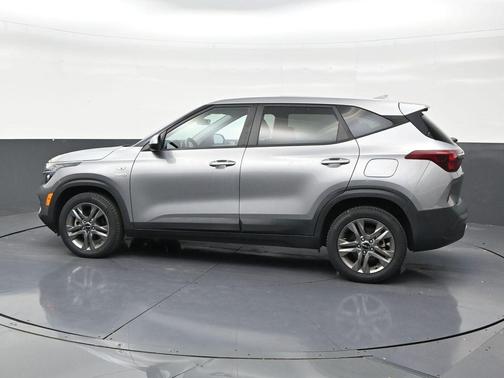 Steel Gray 2022 Kia Seltos LX