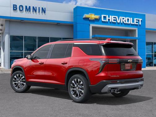 Radiant Red Tintcoat 2026 Chevrolet Traverse LT