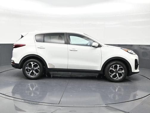Clear White 2021 Kia Sportage LX