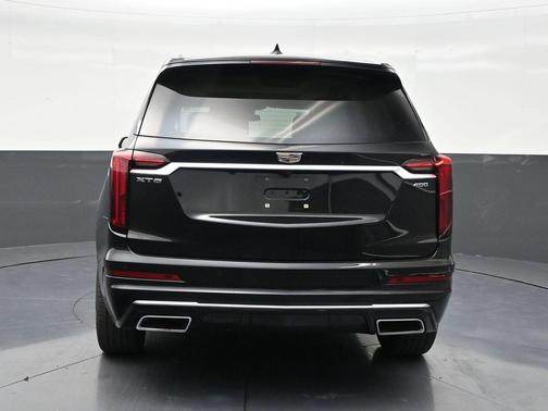 Stellar Black Metallic 2022 Cadillac XT6 Premium Luxury FWD