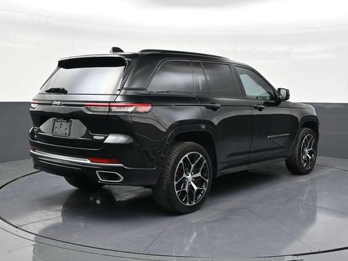2023 Jeep Grand Cherokee Summit