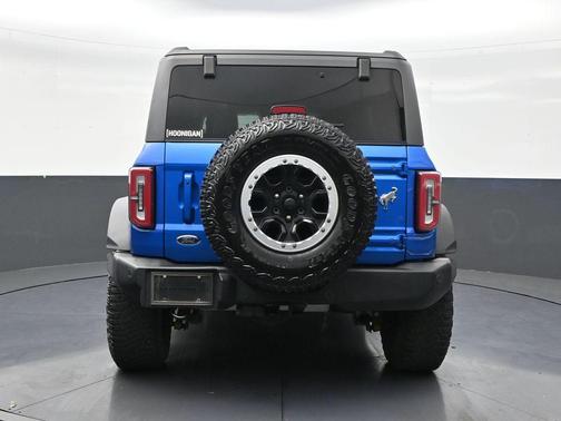 Velocity Blue Metallic 2022 Ford Bronco Outer Banks